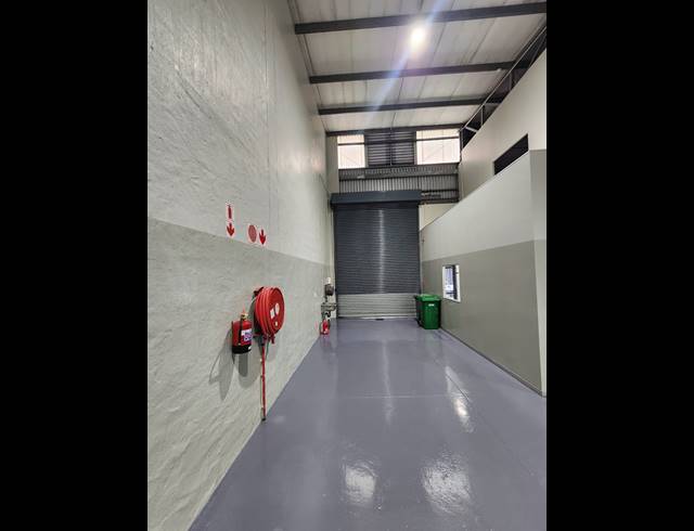 300M² MINI FACTORY TO LET IN BRIARDENE